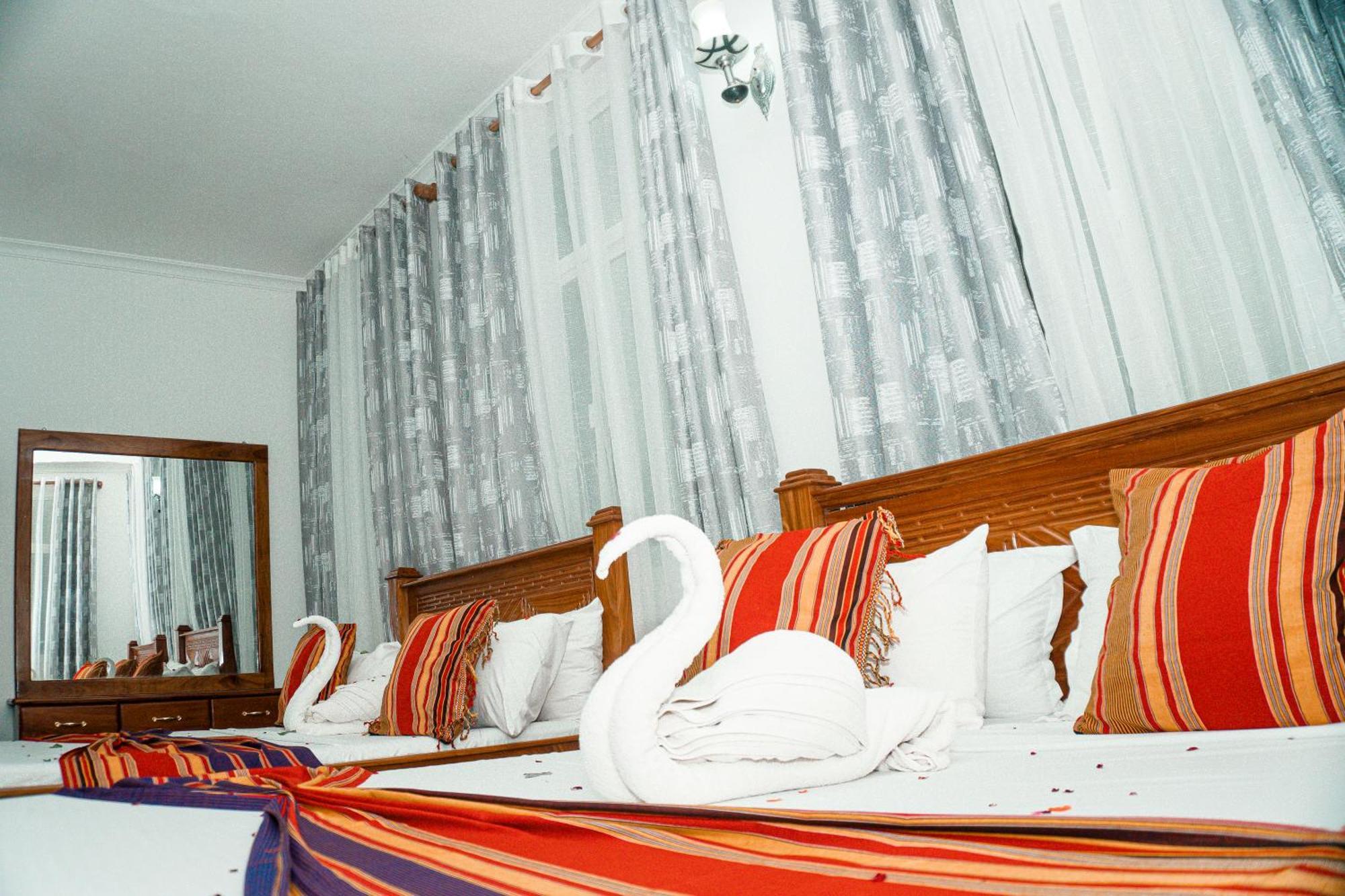 64 Zenj House Luxury Airport B&B Mbweni Exterior foto