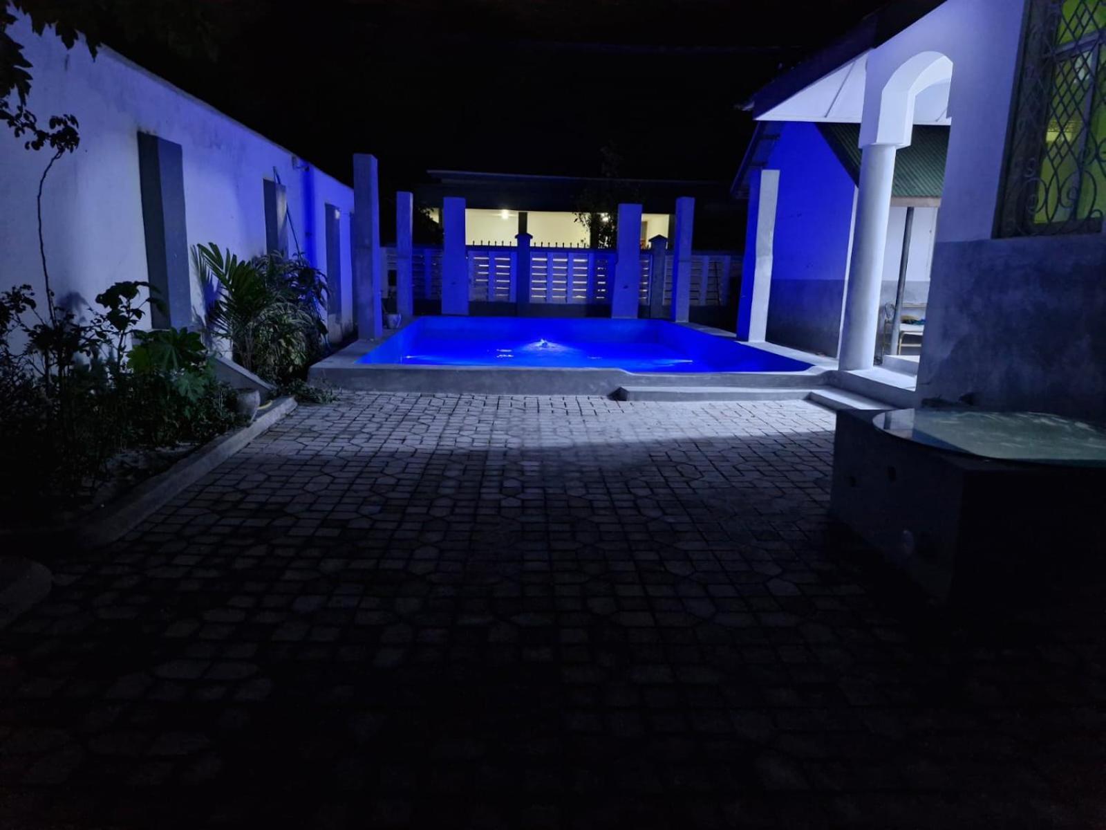 64 Zenj House Luxury Airport B&B Mbweni Exterior foto